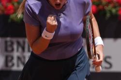 科维托娃意外战胜塞尔维亚队，领先优势明显引爆全场！