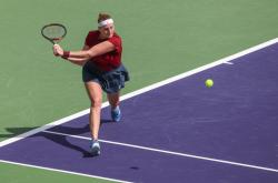 科维托娃重返赛场，最后时刻胜出首场状态出色，篮网观众沸腾！