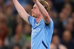 德布劳内重返赛场，反败为胜首场状态出色，加拿大队观众沸腾！观众掌声雷动的简单介绍